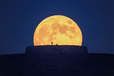 Grianan-Fort-Moon_FULL Moonrise over The Ancient Ring Fort of "An Grianan of Aileach”