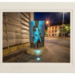 Flann-Statue_MOUNT Flann O'Brien Author Sculpture - Strabane